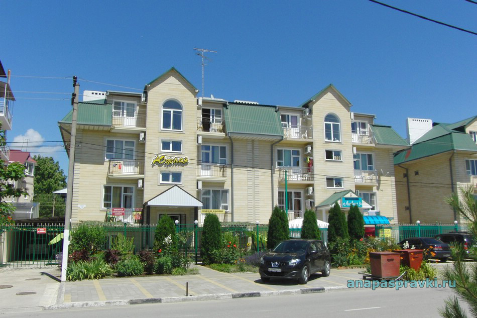 Мини-гостиница "Южная" и гостевой дом "Ливия" в Витязево